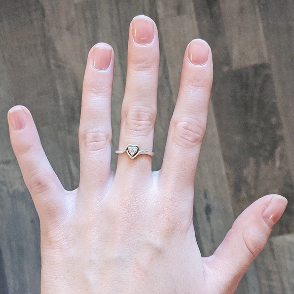 Diamond Promise Ring (with lifetime care plan) - Picture 3 of 5